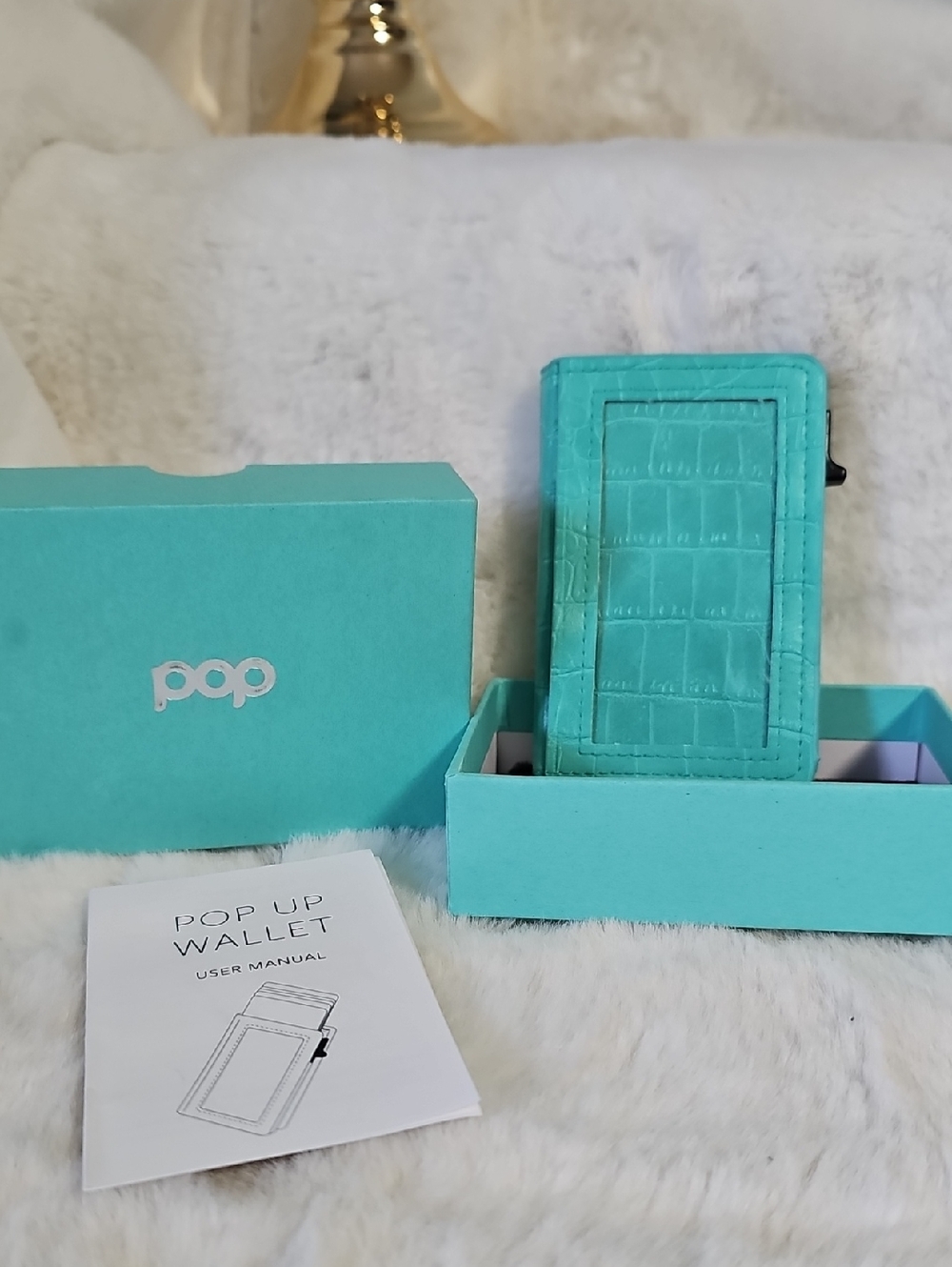 NEW! pop Turquoise Croc Pop-Up Card Wallet